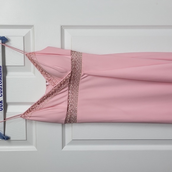 De Laru Dresses & Skirts - Beautiful pink sequence evening gown.